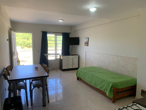 Venta 2 Ambientes Planta Baja Frente Al Mar En La Lucila Del Mar