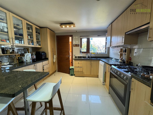 Casa En Venta De 4 Dorm. En Puerto Varas