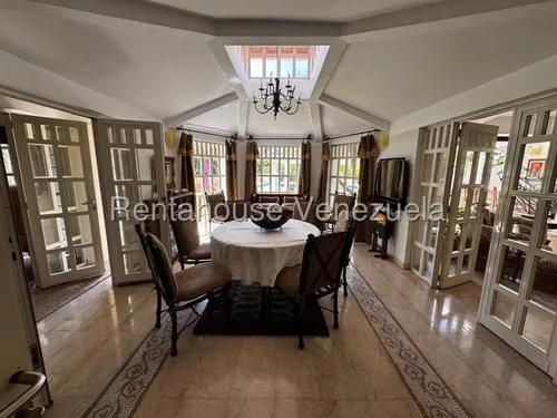 Lujosa Y Exclusiva Casa En Venta De 1400mts² En La Lagunita Country Club