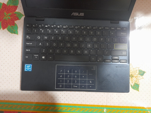 Computadora Asus Sonicmaster Vivobook Go (usada) (Usado)