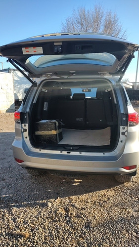 Imagen 5 de 14 de Toyota Sw4 2019 2.8 Srx 177cv 4x4 7as At