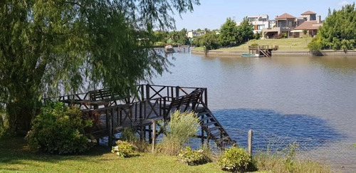 Imagen 25 de 30 de Casa De Categoria En Venta Sobre Dos Lotes Con Amplia Vista Al Rio En Santa Catalina!