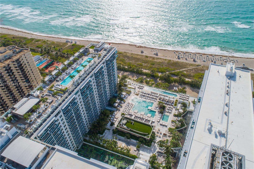 Alquiler Departamento Miami Beach 2 Amb/ Playa Y Cochera Roney Palace / 1 Hotel Complejo 5 Estrellas. 3 Piscinas, Jacuzzi, Acceso Directo A La Playa 5 Cuadras De Lincoln Road. 2301 Collins Ave.