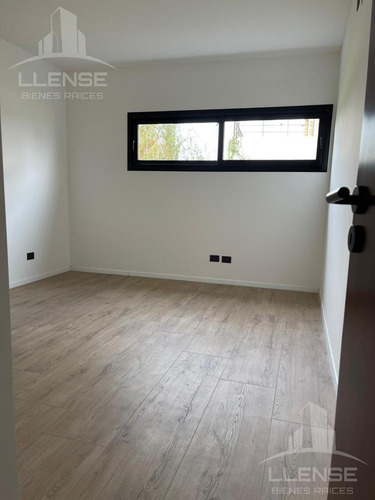 Casa 5 Ambientes En Una Planta, En Venta, Barrio Privado Las Golondrinas