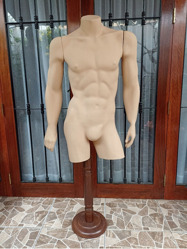 Maniqui 3/4 Hombre Con Pedestal