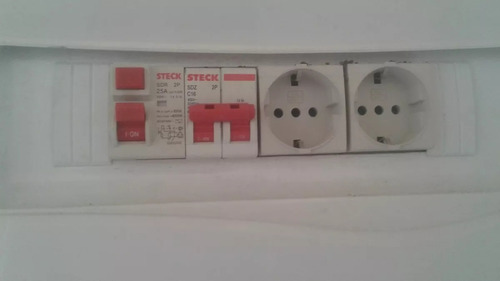 Casa De 3 Dormitorios A Nuevo Con Fondo Amplio Y Cochera