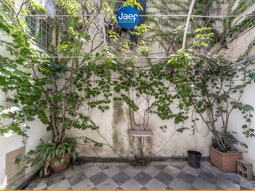 Departamento En Planta Baja Con Patio Exclusivo En Pichincha