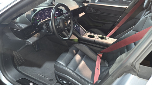 Porsche Taycan 2023