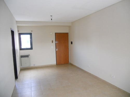 Imagen 3 de 13 de Venta De Departamento 1 Dormitorio C/ Cochera 119 E/71 Y72