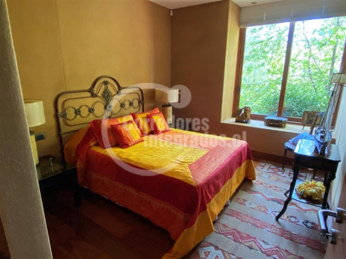 Casa En Arriendo De 5 Dorm. En Lo Barnechea