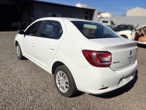 Renault Logan 1.6 Expression Hi-power 4p