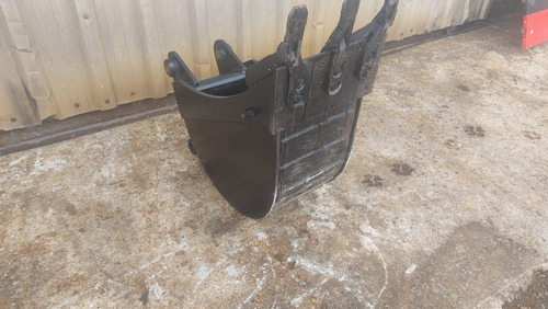Concha Para Retroescavadeira Randon De 40cm
