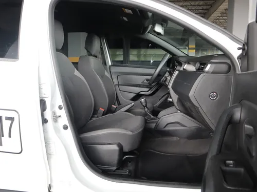 Renault Duster Zen 1.6 Mt 4x2 (servicio Publico)