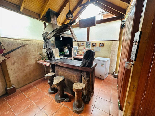 Casa En Venta De 4 Dorm. En Quilicura