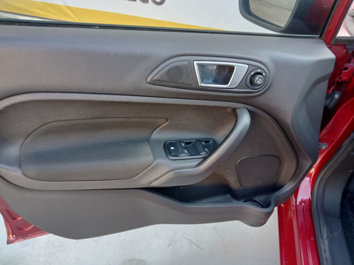Imagen 11 de 15 de Ford Fiesta 2016 1.6 Se Mt