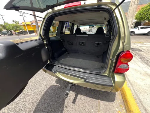 Jeep Liberty Sport 4x4 At