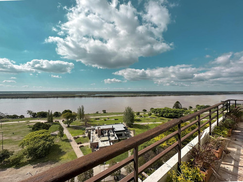 Departamento De 3 O 4 Dormitorios, Cochera Y Vista Franca Al Río