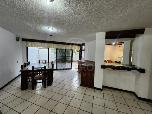 Casa En Venta En Col. Volcanes De Cuautla Apta A Créditos Con 3 Recamaras Amplias