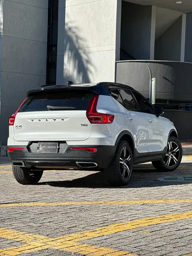 Volvo XC40 2.0 T4 R-Design