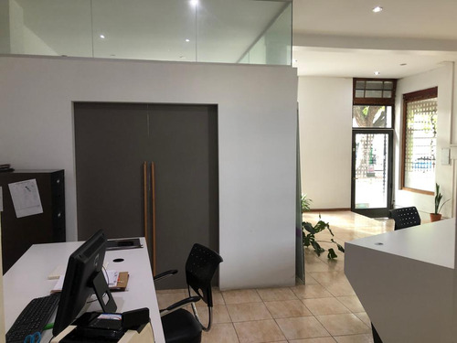 Local En Venta En La Plata