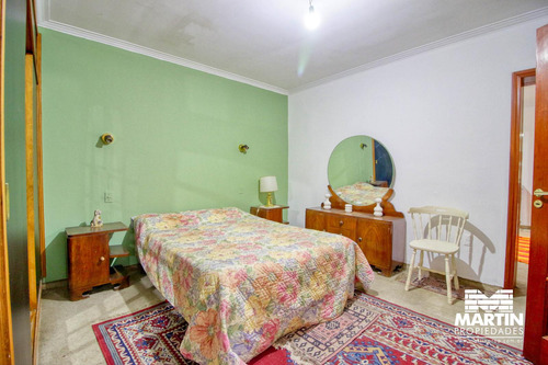 Casa En Venta 5 Amb Con Patio En Victoria