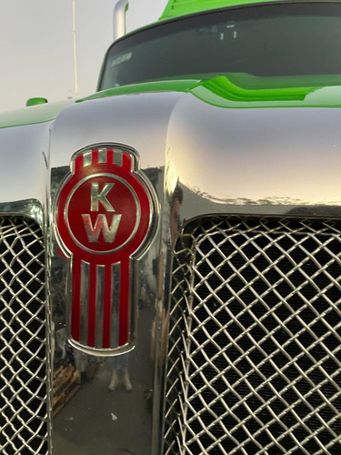 Kenworth T680 Camión De Volteo De 14 Mts Verde