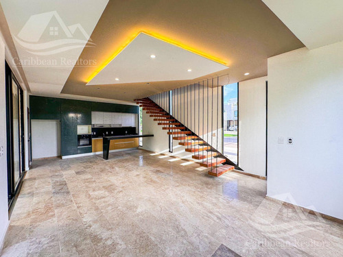 Casa En Venta Arbolada Cancún