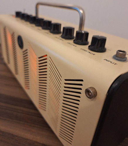 Amplificador Portátil Guitarra Yamaha Guitarra Thr10 Amarelo (Usado)