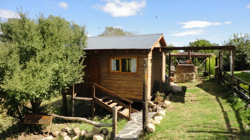 Cabaña Arrabal En Sierra De La Ventana. Alquiler Por Día, Hasta 4 Personas, Con Patio Y Parrilla, A Metros Del Arroyo.