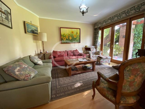 Casa En Venta De 6 Dorm. En Lo Barnechea