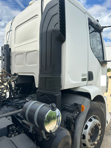 Volvo Vm -330 4x2 Ano 2013 / Unico Dono