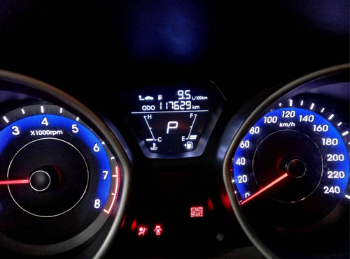 Imagem 6 de 7 de Hyundai Elantra 1.8 Gls 16v Gasolina 4p Automático