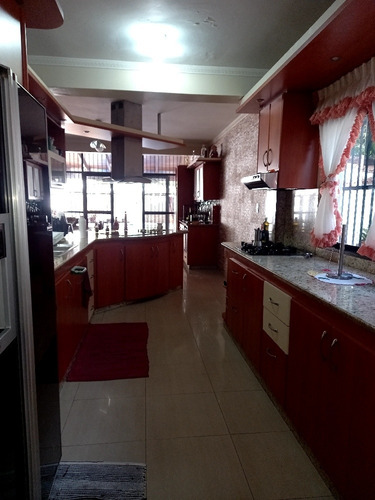 Vendo Preciosa Casa Con Piscina En La Boyera. 510 M2