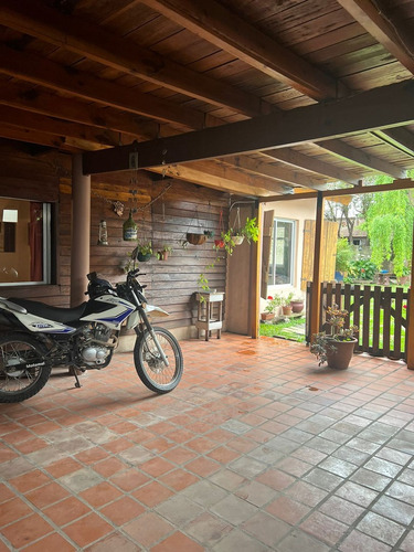 Casa En Venta En De Vicenzo Grande, Del Viso, Pilar