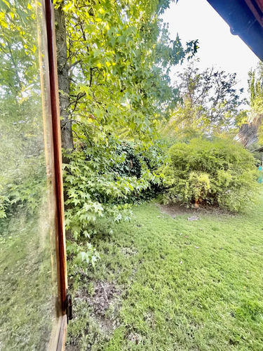 Espléndida Parcela Con Linda Casa Familiar En Venta