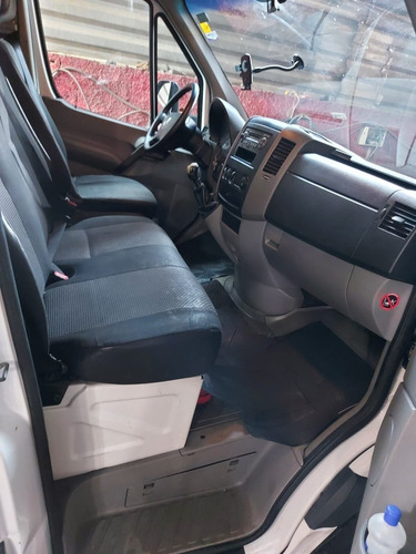 Imagem 8 de 15 de Caminhão Baú Mercedez Bens 311 Cdi Street 2016.