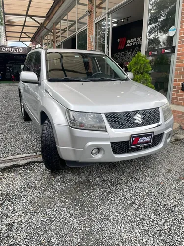 Suzuki Grand Vitara 2.4 4x2