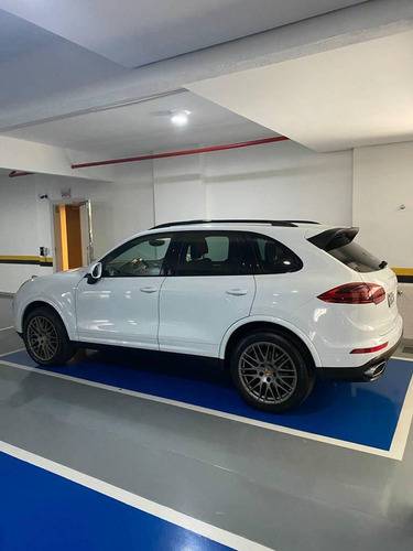 Porsche Cayenne Platinum Edition 3.7 V6