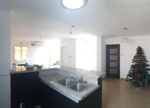 Imagen 15 de 24 de Amplia Y Hermosa Casa Con Linda Y Moderna Cocina. 04127800070 Cod Mls 22-3880