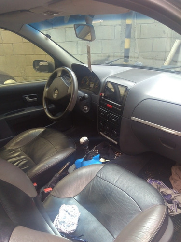 Imagem 7 de 8 de Fiat Strada 2006 1.8 Adventure Ce Flex 2p