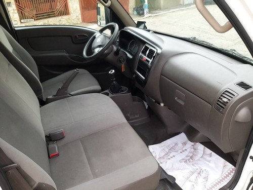 Imagem 9 de 15 de Hyundai Hr 2017 2.5 Hd Cab. Curta S/ Carroceria Tci 2p