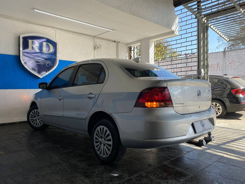 Imagem 8 de 15 de Volkswagen Voyage 1.0 Mi 8v Flex 4p Manual 2012 Prata