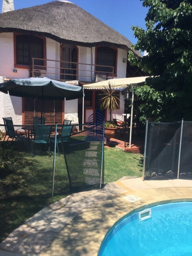 Casa En Venta En Pinares!!- Ref: 1360