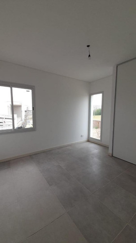 Imagen 14 de 17 de Venta De Casa San Sebastián Área 5