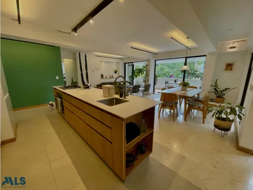 Apto Remodelado Con Mucho Diseño En Las Lomas, El...(mls#255345)