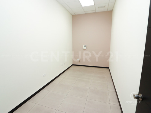 Oficina En Renta En Residencial Cumbres