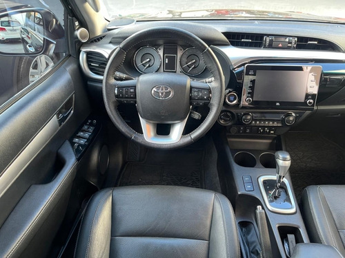 Toyota Hilux 2.8 D-4D TURBO DIESEL CD SRX 4X4 AUTOMÁTICO