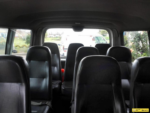 Imagen 9 de 15 de Nissan Urban Van Pasajeros