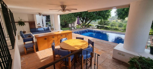 Casa En Venta En Fracc. Colinas De Santa Fe, En Xochitepec, Morelos