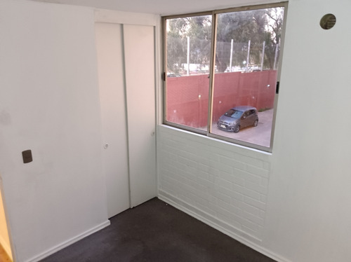 Departamento En Venta Con Estacionamiento, Altos De Maipú